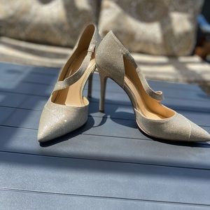 Jessica Simpson Metallic Gold Sparkle pump sz 8.5